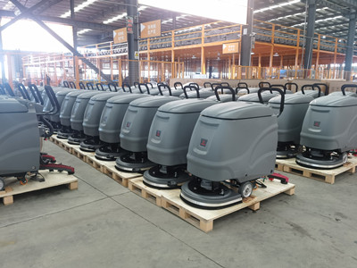 洗地機廠家教你寒冬如何維護蓄電池